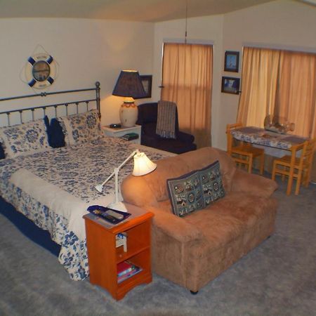 Castle Creek Bed And Breakfast 大章克申 外观 照片